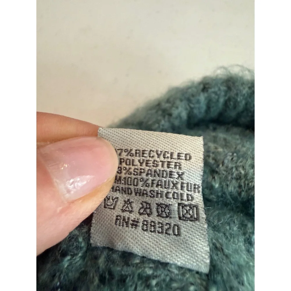 C.C. beanie pom